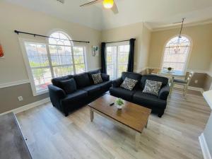 Sunny 1BR condo Myrtlewood