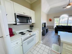 Sunny 1BR condo Myrtlewood