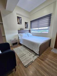 Elegant Studio with balcony unit 625 - 6th floor - near Ateneo De Cebu - High speed internet - Northwoods Place