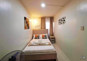 Cozy 1BR Condo with FREE Swimming Pool, Gym, FREE Parking Near Princesa City Center - B1 6Luster