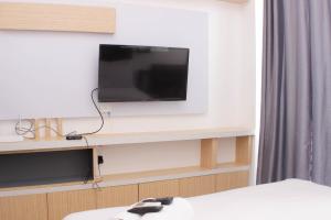 Cozy and Nice Studio at Sayana Bekasi Apartment By Travelio