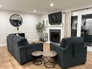 Newly Renovated Villa with King Bed and Amenities, 1 mile to Mohegan Sun - 普兰菲尔德