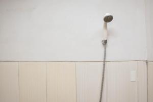 Comfy and Tidy Studio Apartment at Margonda Residence 4 near UI By Travelio