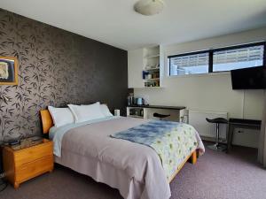 A Stone's Throw to Oamaru Central