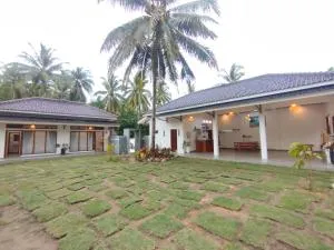 Walur Surf Villa II - Krui