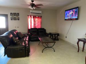 Casa Miguel Hidalgo 6 Bedroom, 4 Bath for 20 people