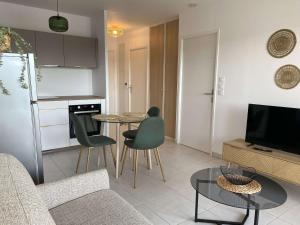 Appartement T2 avec terrasse et parking, vue sur létang de Thau - FR-1-553-296
