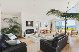 Luxury Beach House - Barndi View Villa