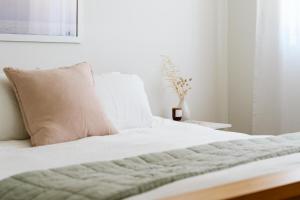 Luxury Beach House - Barndi View Villa