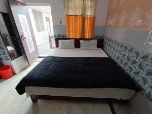 Hotel O Home Shri Hari Lodge Homestay