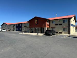 Super 8 by Wyndham Moriarty