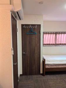 ホステル今鶴 二人部屋 402号室