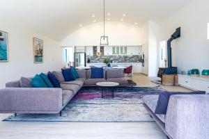 Carpe Mykonos - BRAND NEW HOME - bushland retreat