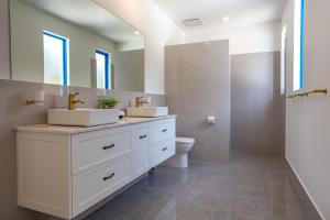 Carpe Mykonos - BRAND NEW HOME - bushland retreat