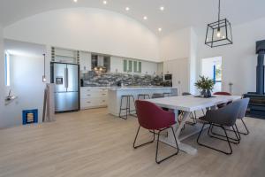 Carpe Mykonos - BRAND NEW HOME - bushland retreat