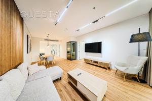 Royal Amwaj Apartments, Palm Jumeirah, Free beach & pool access