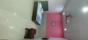 Navodaya guest house near 300 mtr from railway station mathura - Gokul