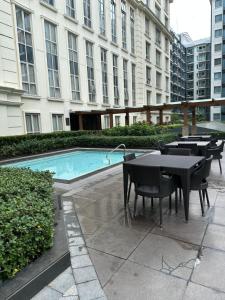 Condo with pool and gym free access