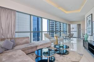 2BR Luxurious Damac Paramount Burj Khalifa view Pool, Gym, Bar & Sauna