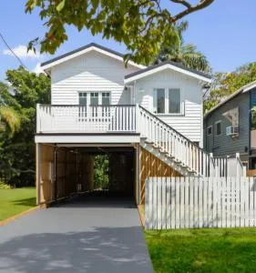 Classic getaway 2 bdrm plus pool - Беркдейл