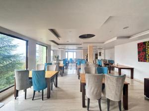 The Jungle Valley View Resort - A Relax Retreat away from city