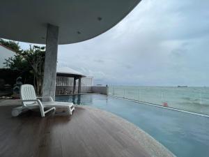 Nancy thuy tien seaview condotel 1