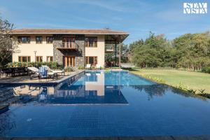StayVista at Hideaway to Heaven - Lawn & Bonfire