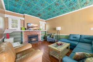 OC Downtown Dream Home