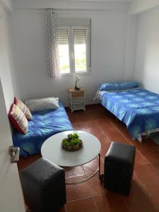 Habitación luminosa en piso compartido