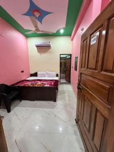 Chandrika palace 500 meter from ayodhya railway and ram mandir