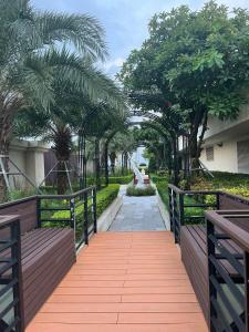 D El Dorado Westlake Luxury Apartments