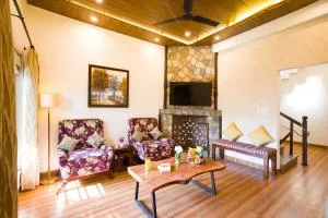 3-BHK Retreat with Picturesque Balcony & Patio - Rājpur
