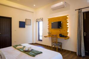 Rahta Villa3-BHK Retreat with Picturesque Balcony & Patio