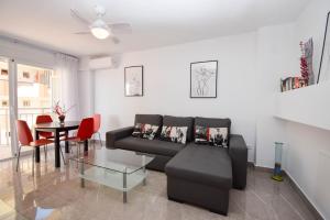 Ref 302 Beach front apartment in popular Riverina