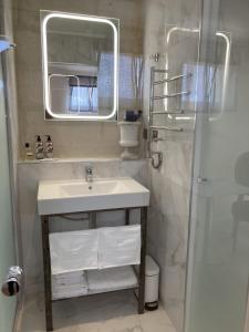 Clément VI Elegant Apartment Suite Spa et Fitness