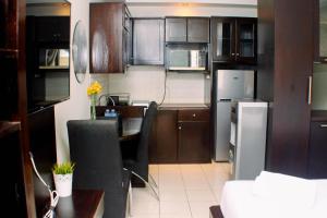 Luxury Studio at Metropark Condominium Jababeka Apartment By Travelio