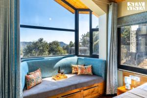 StayVista at Villa Vienna with Lawn & Bonfire