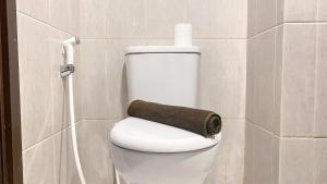 Modern Look and Comfy Studio Citra Living Apartment By Travelio