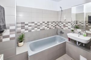 Marcos Apartments - self check-in