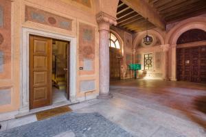 Leoncino 9 city apartment