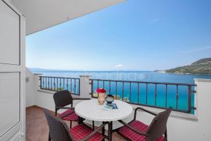 Near the beach apartments in Drasnice