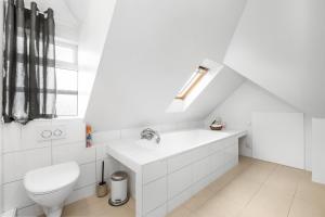 To be Remove Venture Vacations-Golden Circle Hot Tub Cabin