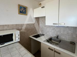 Studio cabine avec parking, face a la mer