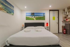 Little Havana Apartment by Wonderful Italy