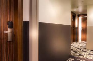 Hotels Hotel Acanthe - Boulogne Billancourt : 2 Chambres Doubles Communicantes