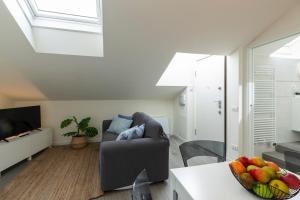 Bright Attic M4 - 2 Bedrooms