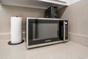 Towne Plaza Apartments #295 in the Galleria Area