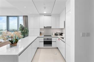 Magnificent - New 1BR in Canal Front Residences