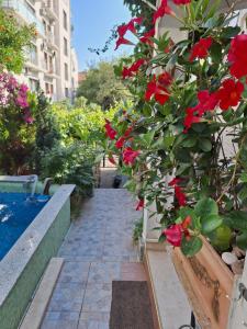 Апартаменты на вилле с бассейном и паркингом