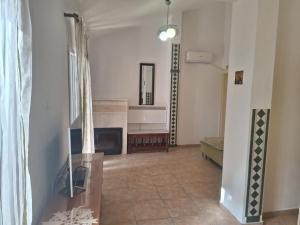 Апартаменты на вилле с бассейном и паркингом